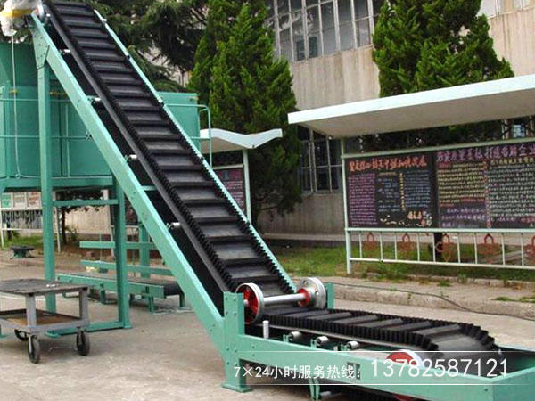 大傾角皮帶輸送機 大傾角皮帶輸送機