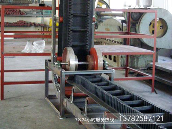 大傾角皮帶輸送機 大傾角皮帶輸送機