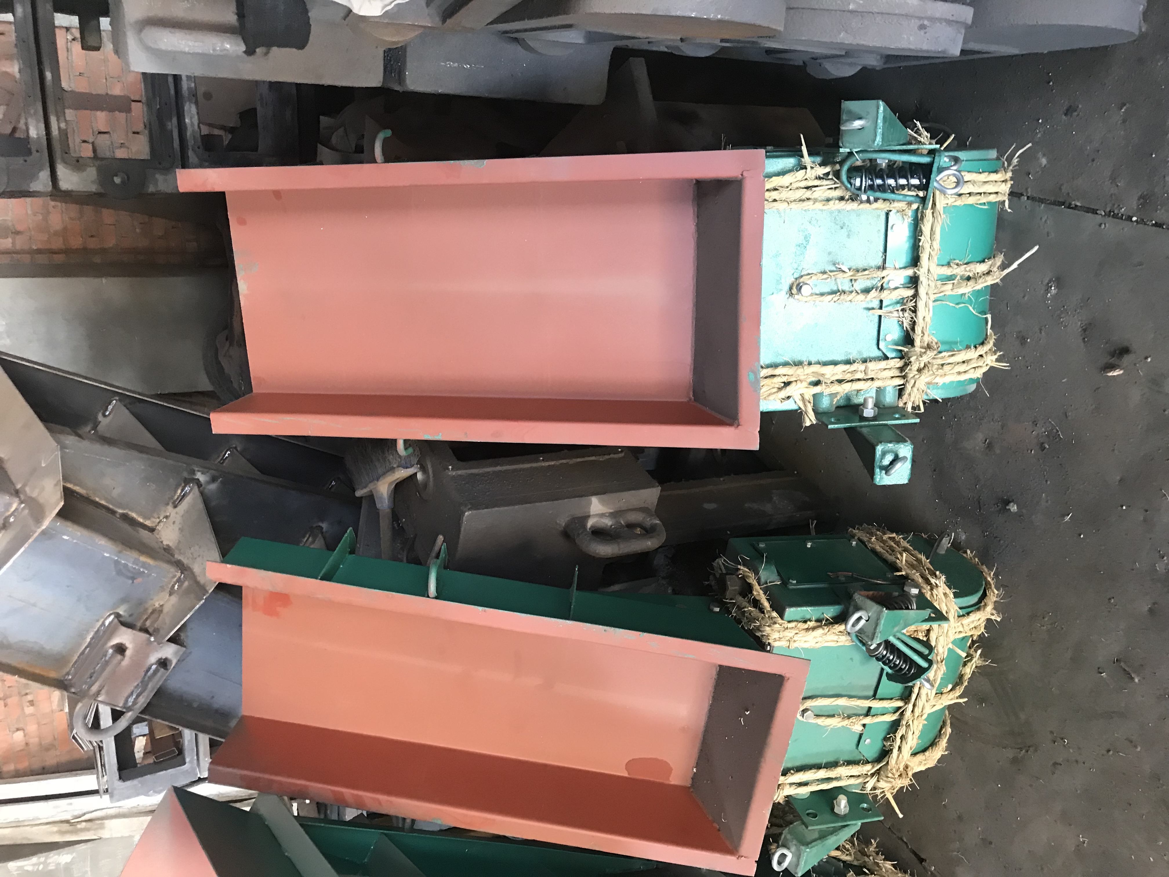 電磁振動給料機廠家解說安裝知識(電磁振動給料機下料慢) 電磁振動給料機廠家解說安裝知識(電磁振動給料機下料慢)