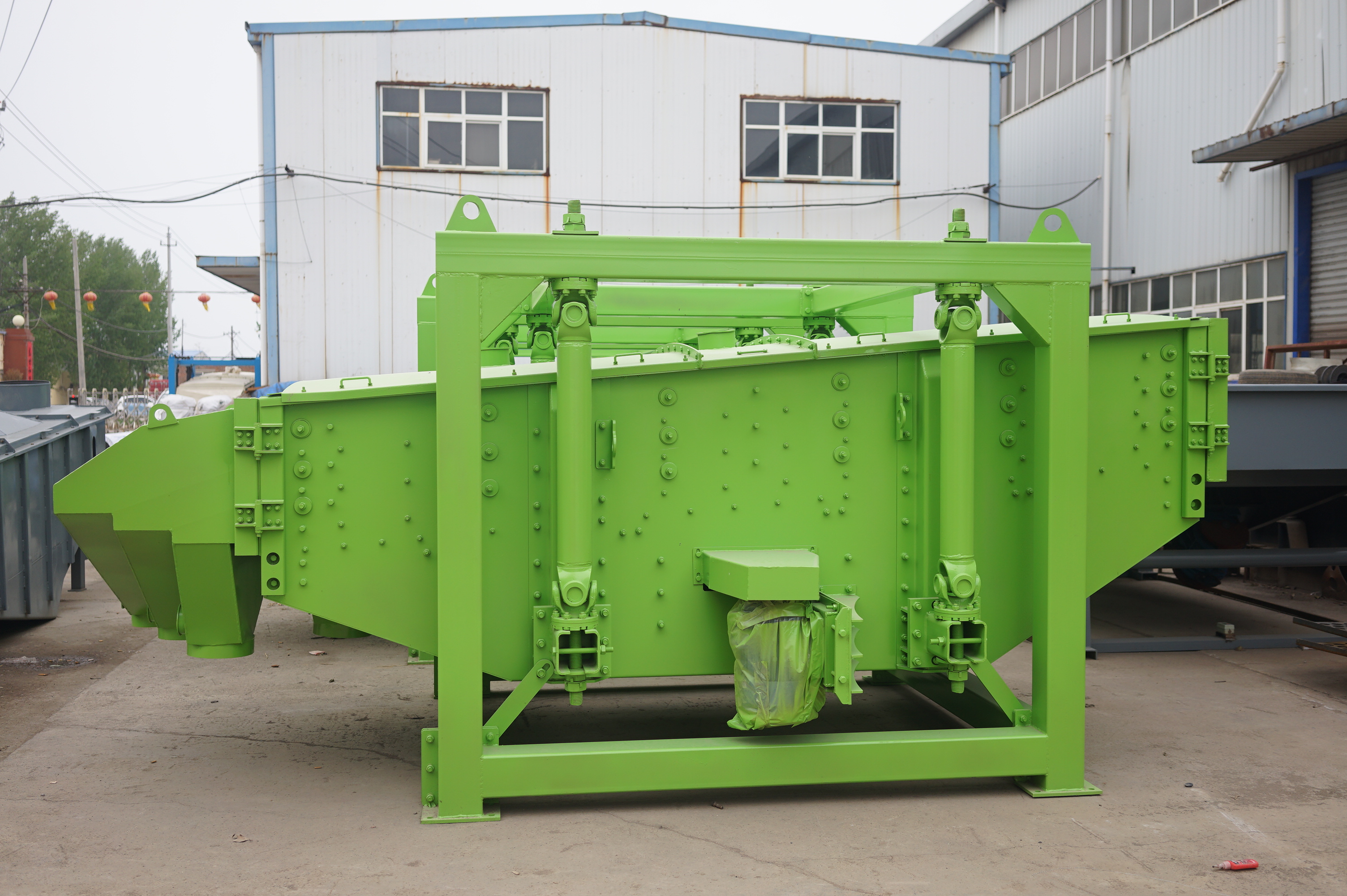 矽沙分級篩分選用方形搖擺篩產量大，精度高